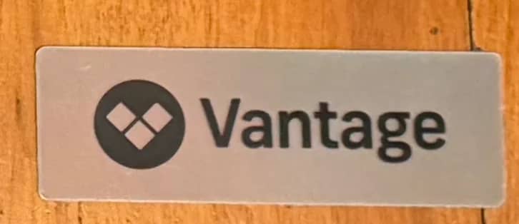 Vantage - Logo & Text